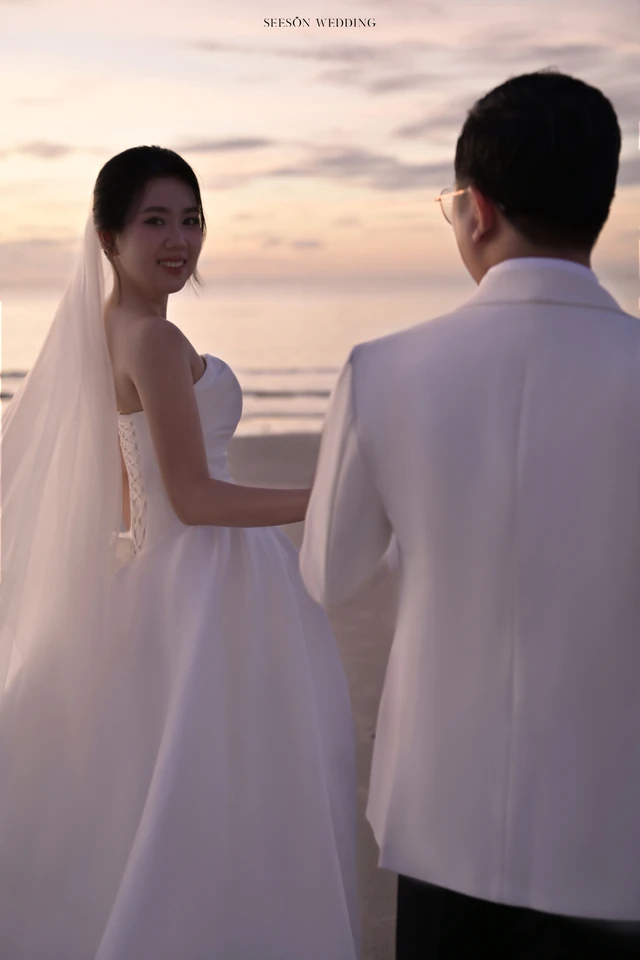 Ảnh cưới Biển hoàng hôn tại Bãi biển Phú Quốc, Kiên Giang — Phát & Trinh — Biển Phú Quốc, SeesonWedding (ảnh 5/31)