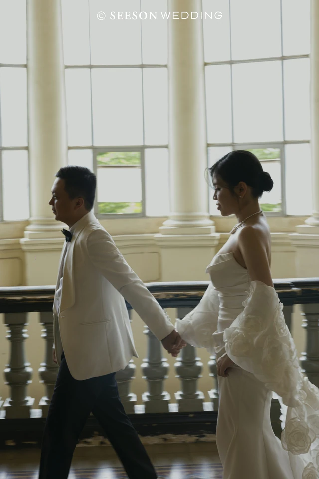 Ảnh cưới Kiến trúc cổ & cầu thang tại Bảo tàng Mỹ thuật TP.HCM, Quận 1 — Bảo Tàng Mỹ Thuật, SeesonWedding (ảnh 18/21)