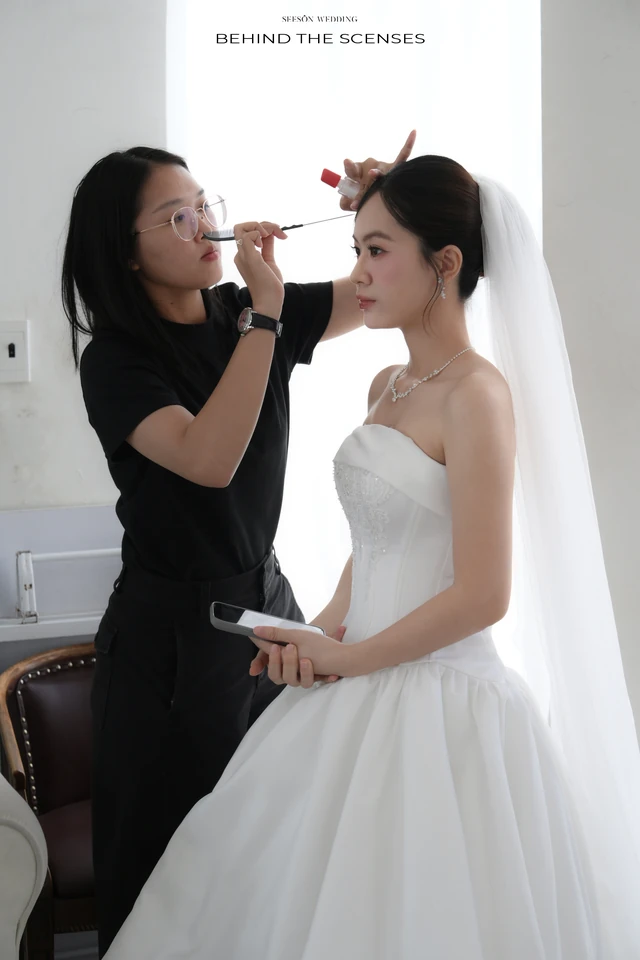 Hậu trường ekip SeesonWedding đang chụp ảnh cưới