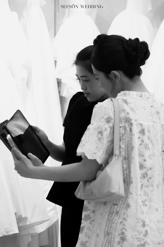Ảnh cưới Behind the scenes tại TP. Hồ Chí Minh — Hậu Trường — Ekip Seeson, SeesonWedding (ảnh 5/12)