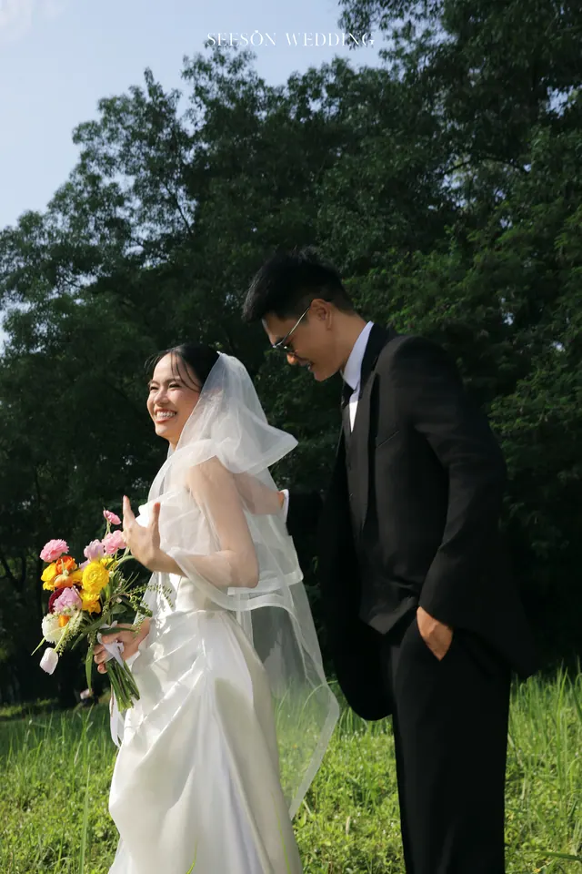 Ảnh cưới Đồng cỏ, voan dài & hoa rực rỡ tại Ngoại cảnh Sài Gòn, TP.HCM — Bộ Ảnh KOL — Ngoại Cảnh Sài Gòn, SeesonWedding (ảnh 16/59)