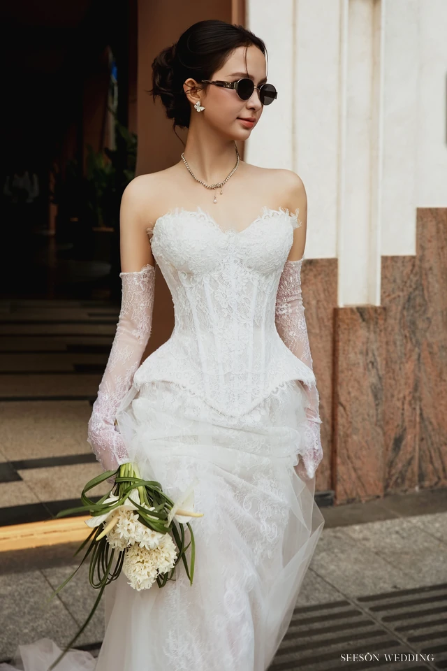 Ảnh cưới Phố Sài Gòn & quán cà phê tại Công trường Mê Linh & trung tâm Quận 1, TP.HCM — Ngoại Cảnh Sài Gòn — Mê Linh, SeesonWedding (ảnh 18/23)