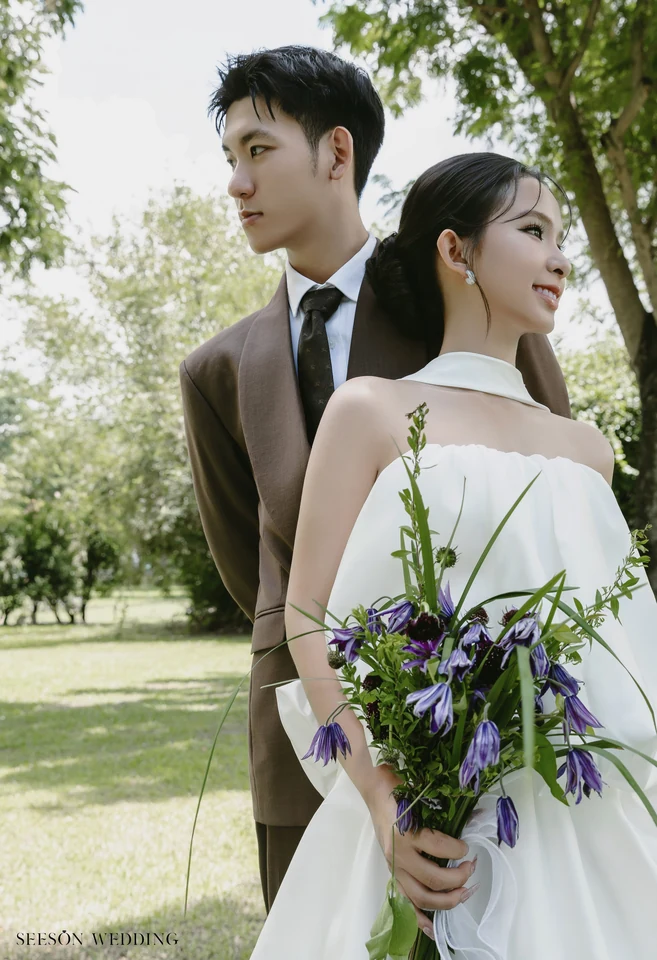 Ảnh cưới Vườn xanh & vest nâu tại Phú Mỹ Hưng, Quận 7, TP.HCM — Ngoại Cảnh Phú Mỹ Hưng, SeesonWedding (ảnh 24/26)