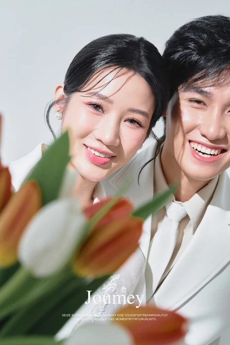 Studio — Trắng & Tulip — chụp ảnh cưới Studio SeesonWedding, TP.HCM bởi SeesonWedding