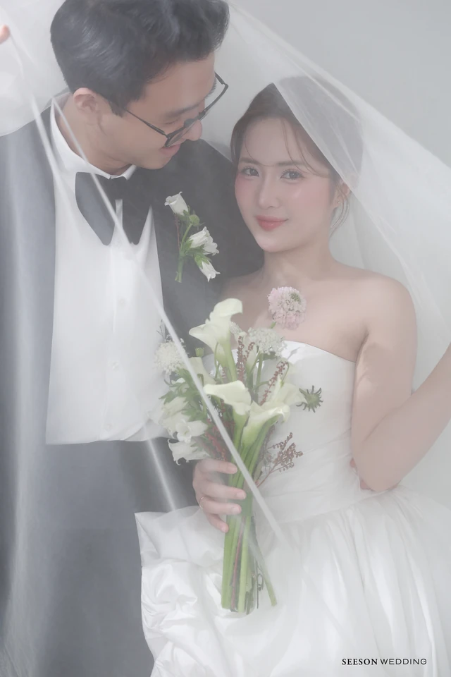 Ảnh cưới Nền sáng & hoa trắng tại Studio SeesonWedding, TP.HCM — Studio — Concept Hoa, SeesonWedding (ảnh 12/29)