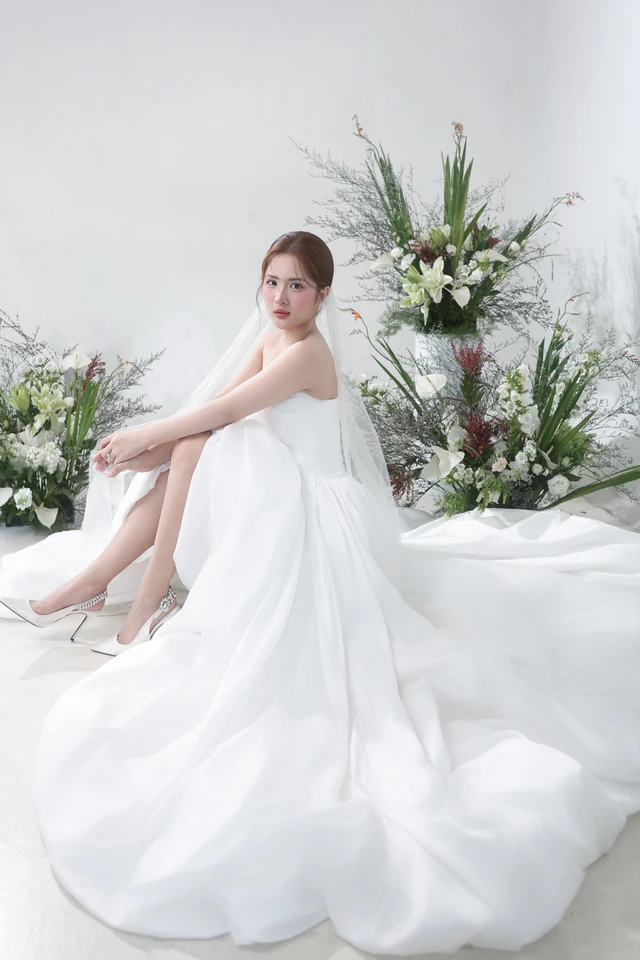 Ảnh cưới Nền sáng & hoa trắng tại Studio SeesonWedding, TP.HCM — Studio — Concept Hoa, SeesonWedding (ảnh 13/29)