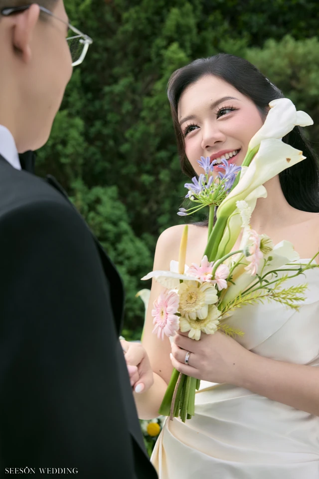 Ảnh cưới Vườn hoa tươi & lụa trắng tại Phim trường Vũ Garden, TP.HCM — Vũ Garden — Concept Hoa Tươi, SeesonWedding (ảnh 5/26)