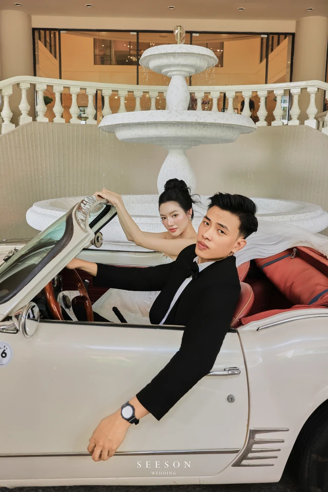 Ảnh cưới Xe cổ trắng & phố cổ tại Đường Đồng Khởi, Quận 1, TP.HCM — Xe Cổ Trắng — Phố Sài Gòn, SeesonWedding (ảnh 32/34)