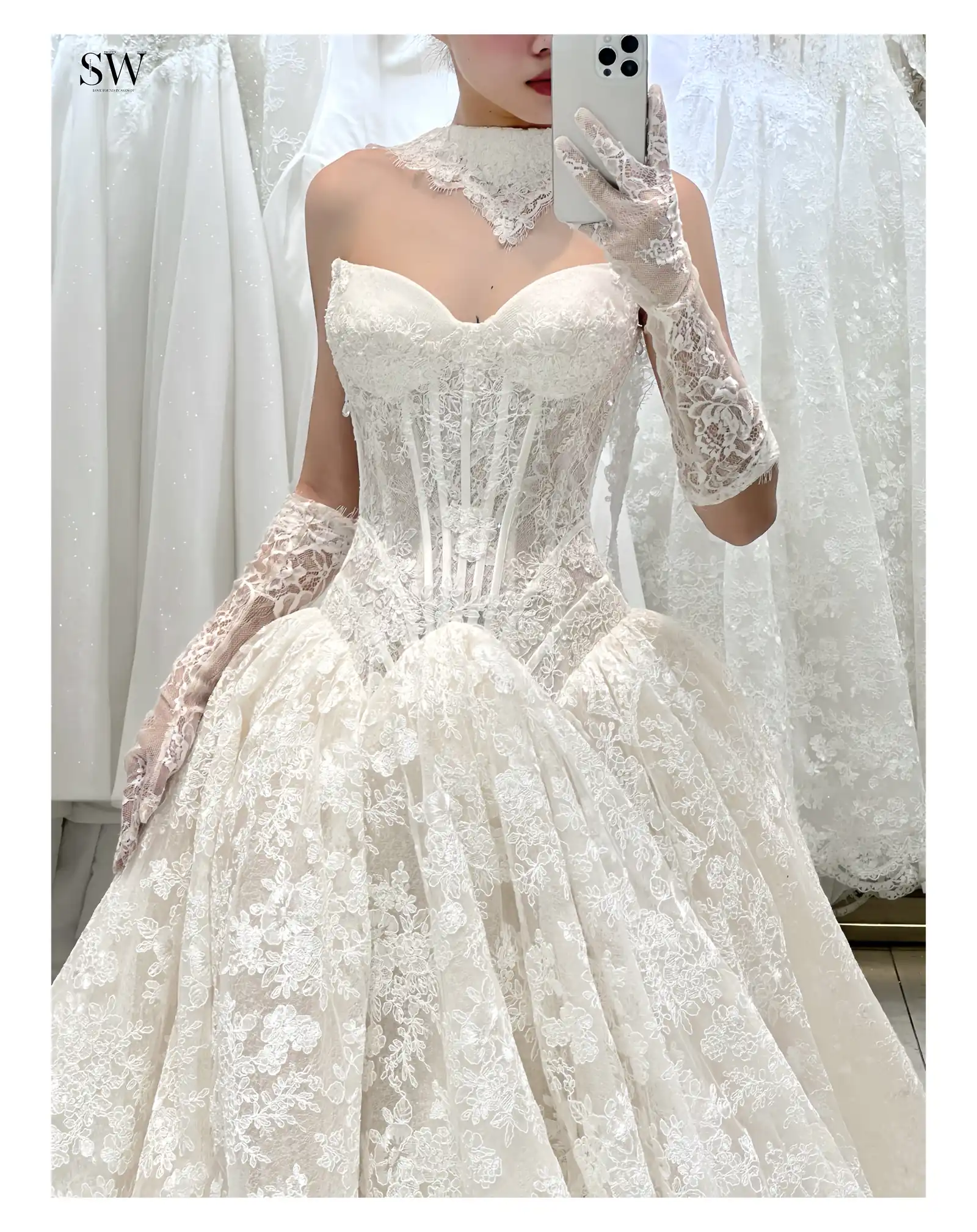 Váy cưới Diễm (NH-02) — Ren hoa thêu, cổ yếm ren (choker) — SeesonWedding TP.HCM (ảnh 5/6)