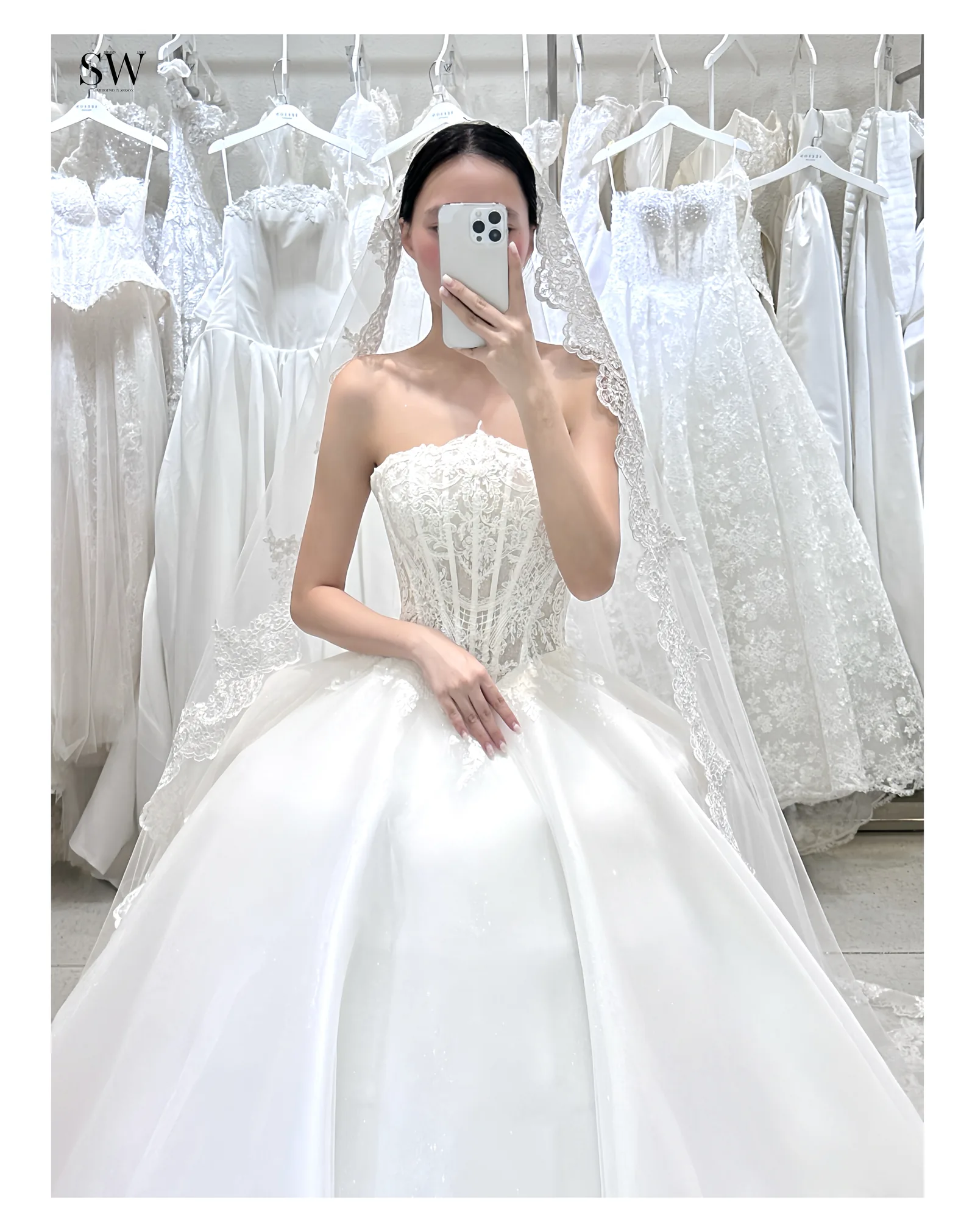 Váy cưới Quỳnh (NH-05) — Corset ren phối chân váy satin trơn — SeesonWedding TP.HCM (ảnh 2/2)