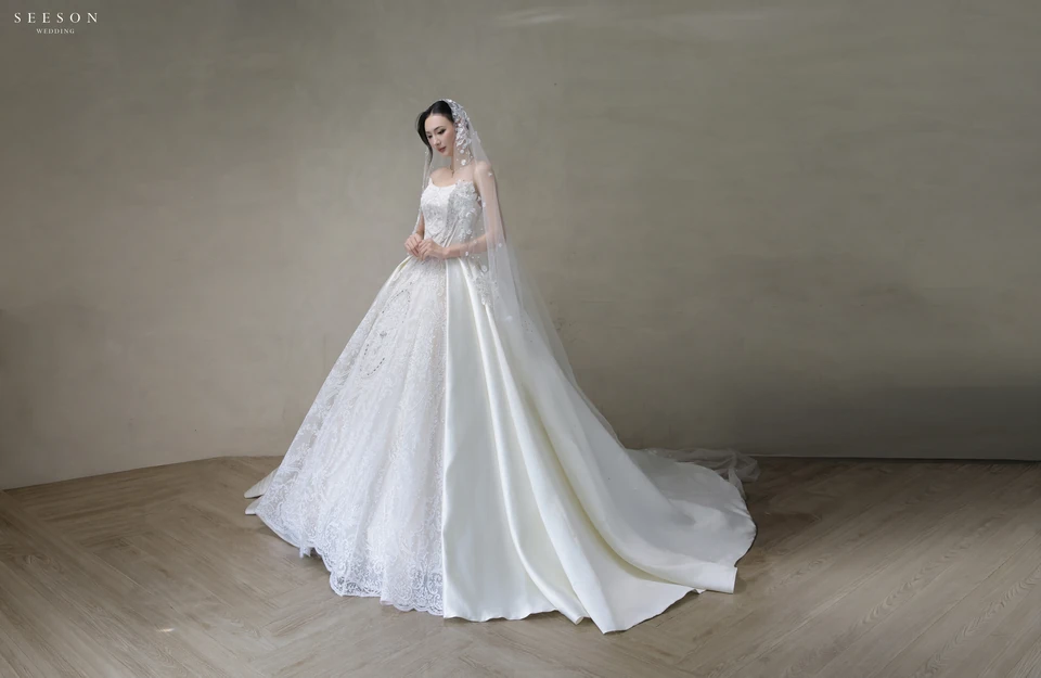 Váy cưới Seraphina TE-04 — Ren đính kết · voan dài phủ đầu — SeesonWedding TP.HCM (ảnh 4/10)